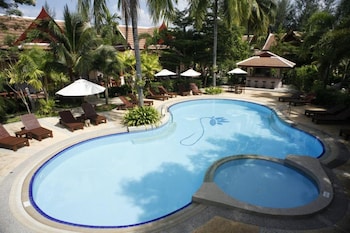 fanari khaolak resort courtyard zone