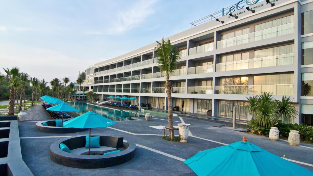 le coral beach resort and cafe