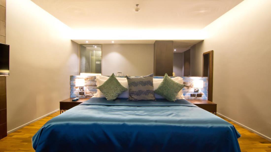 le coral beach resort and cafe