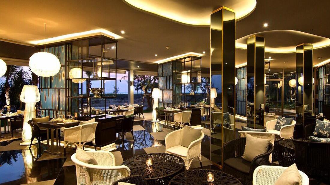 le coral beach resort and cafe