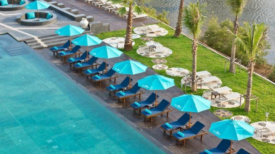 le coral beach resort and cafe