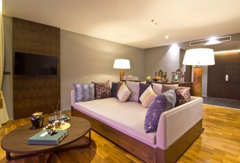 le coral beach resort and cafe