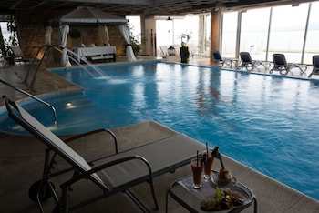 cacique inacayal lake and spa hotel