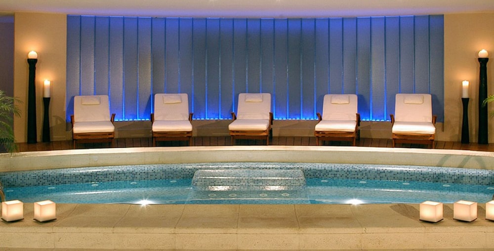 cacique inacayal lake and spa hotel