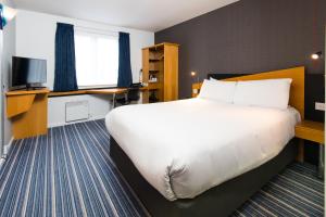 holiday inn express manchester east by ihg