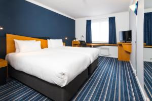 holiday inn express manchester east by ihg
