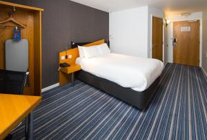 holiday inn express manchester east by ihg