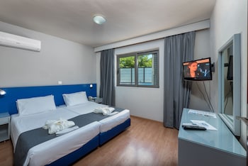 7 palms hotel apartments