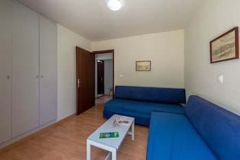 7 palms hotel apartments