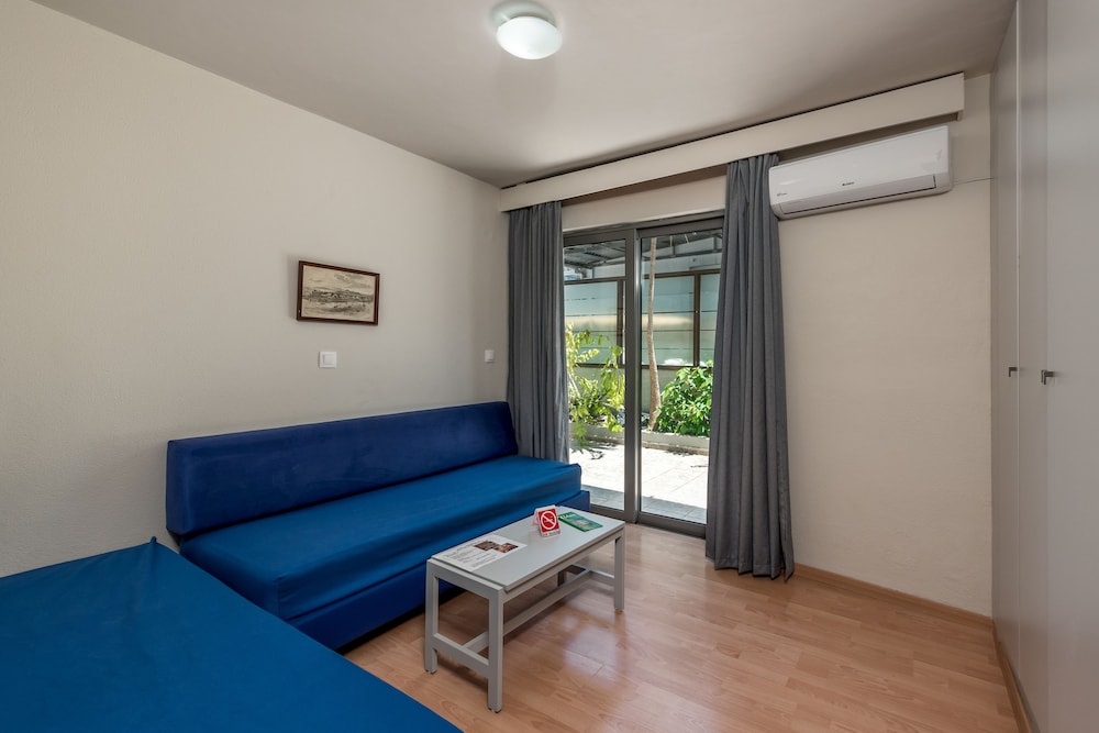 7 palms hotel apartments