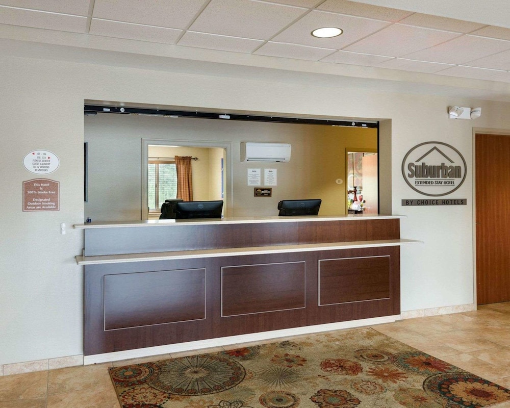 Suburban Studios Triadelphia - Wheeling At The Highlands,In The City Center,2 star