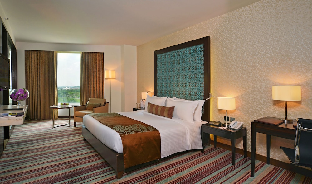 holiday inn chandigarh panchkula
