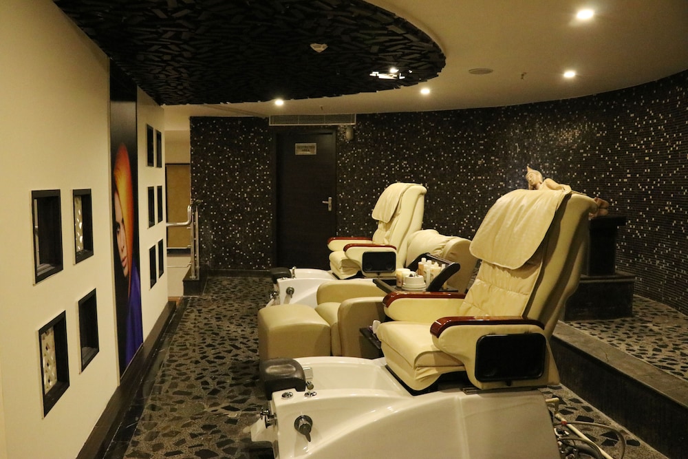holiday inn chandigarh panchkula