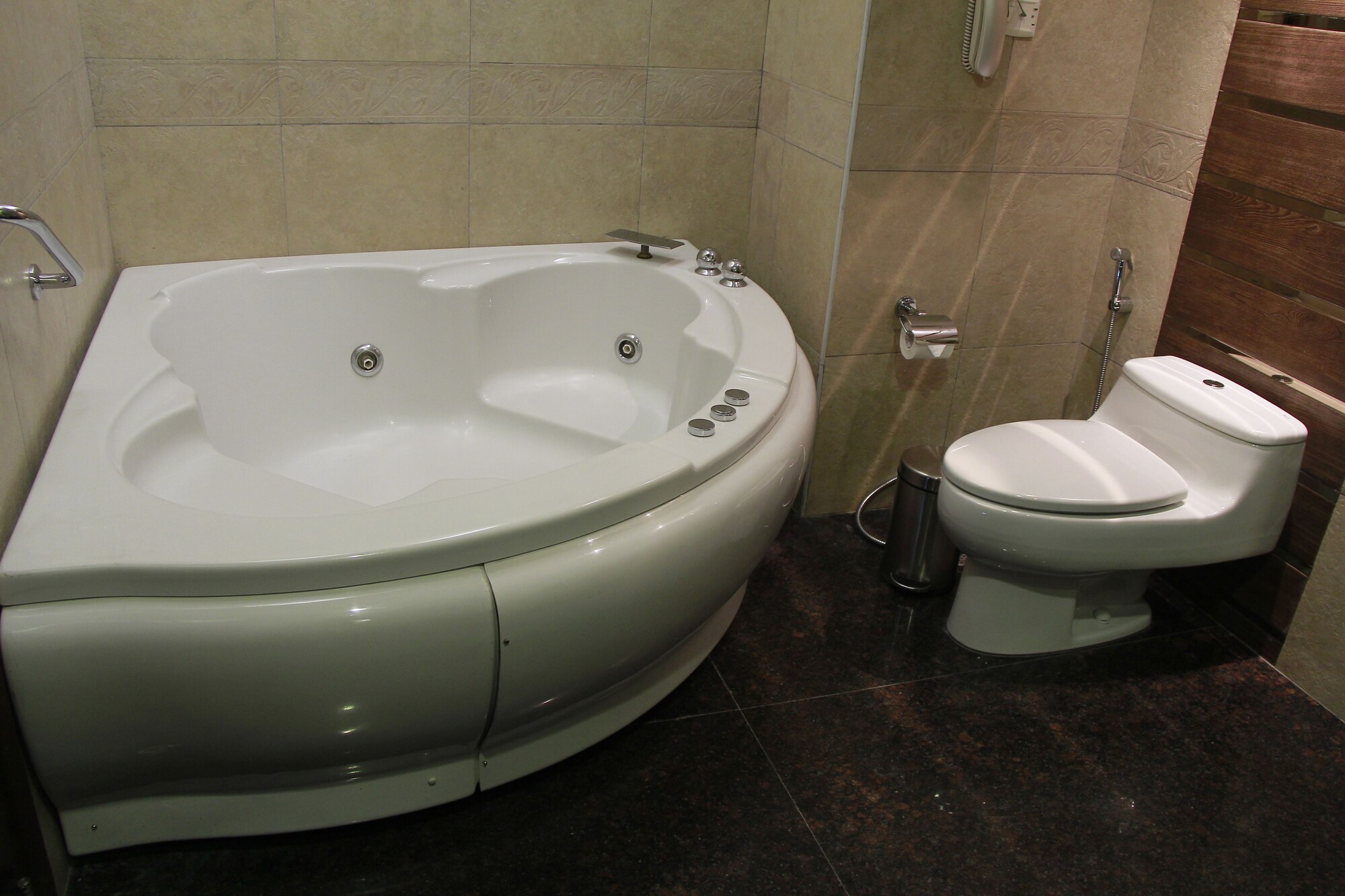 The Bella Vista Hotel,Panchkula,3 star