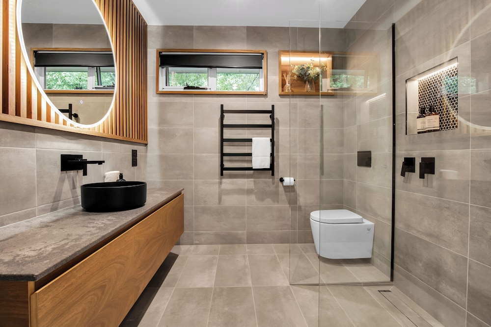 snowstream riverside apartments unit 1