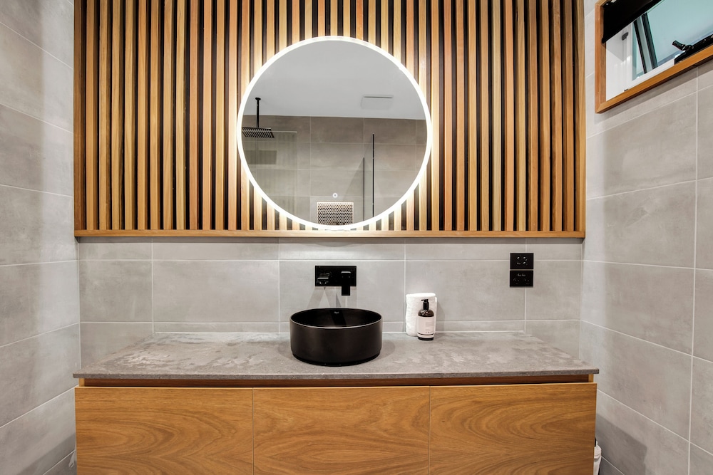 snowstream riverside apartments unit 1