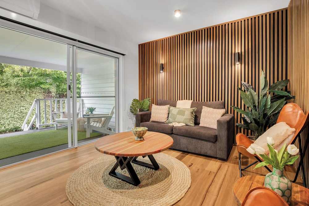 snowstream riverside apartments unit 1