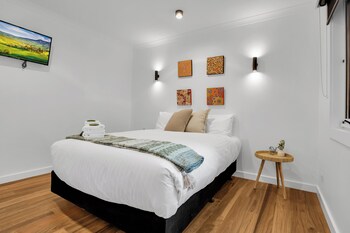 snowstream riverside apartments unit 1