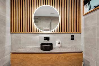 snowstream riverside apartments unit 1