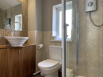 number one hundred bandb