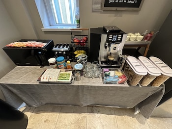 number one hundred bandb