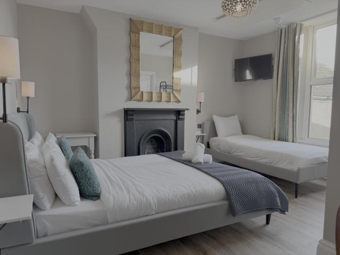 number one hundred bandb