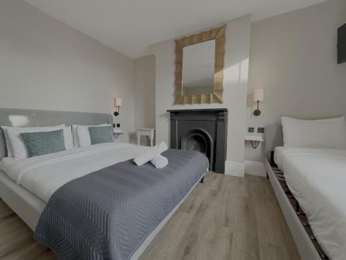 number one hundred bandb