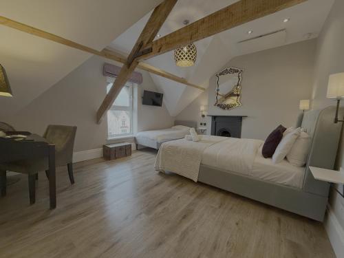 number one hundred bandb