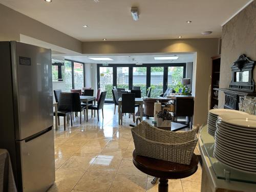 number one hundred bandb