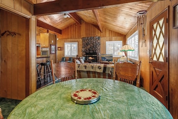 Snowridge,1061 Snowridge Rd.,3 star