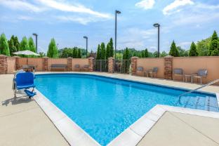 holiday inn express and suites huntsville west research park