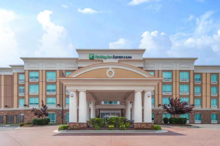 holiday inn express and suites huntsville west research park