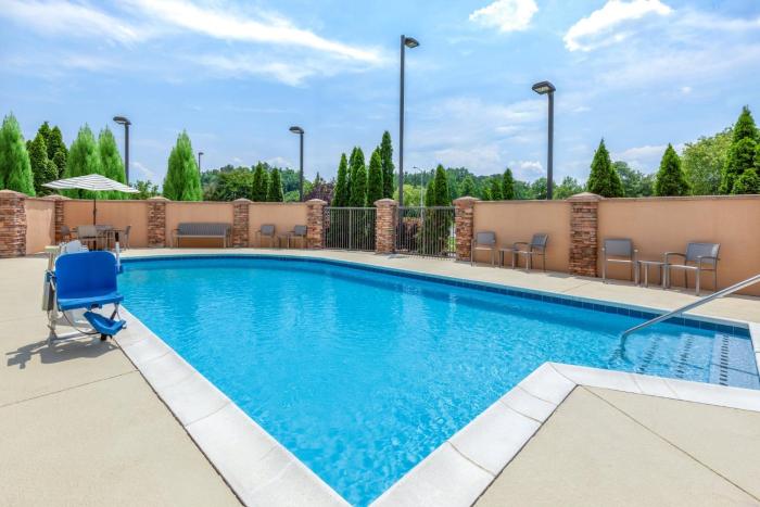 holiday inn express and suites huntsville west research park
