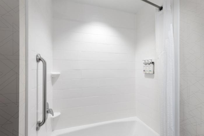 holiday inn express and suites huntsville west research park