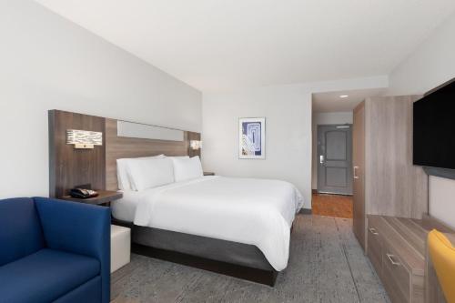 holiday inn express and suites huntsville west research park