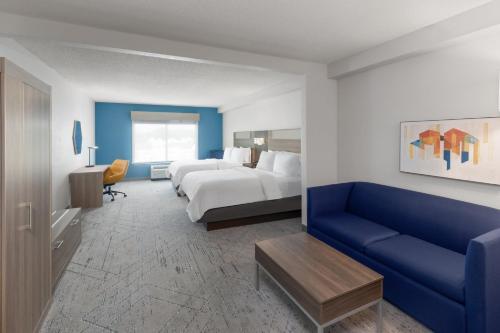 holiday inn express and suites huntsville west research park