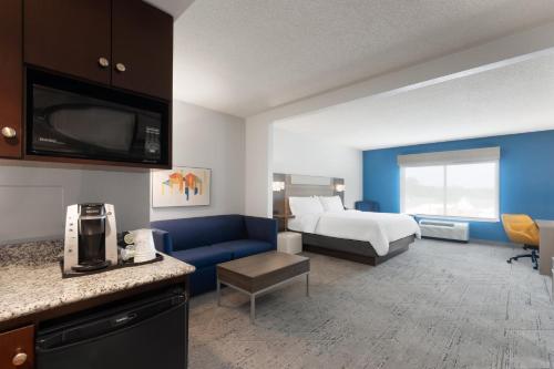 holiday inn express and suites huntsville west research park
