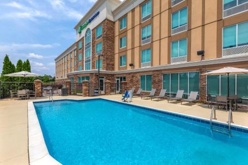 holiday inn express and suites huntsville west research park