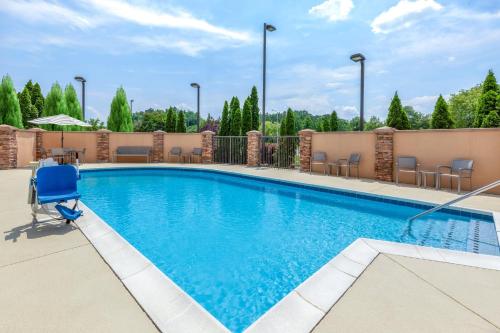 holiday inn express and suites huntsville west research park