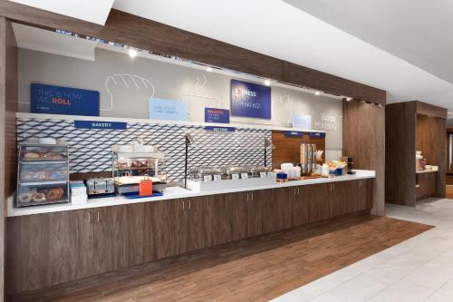 holiday inn express and suites huntsville west research park