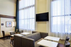 Hampton Inn & Suites Las Vegas-Red Rock/Summerlin,Nevada>>Downtown Las Vegas,3 star