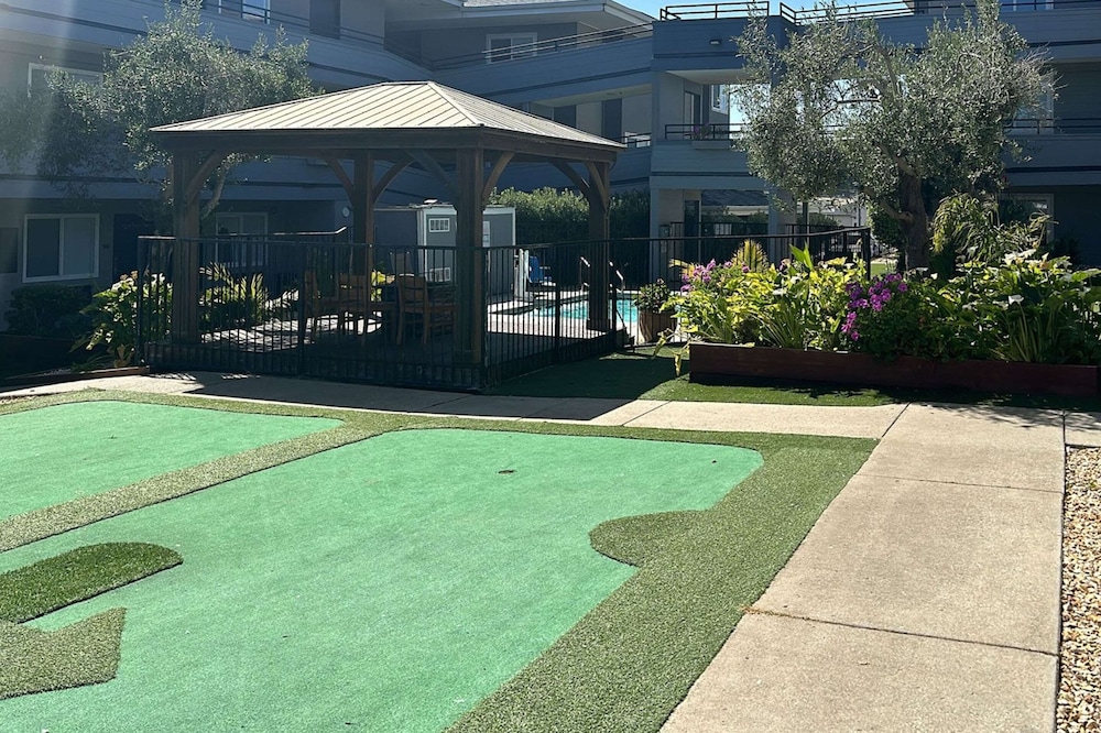 country inn and suites by radisson monterey beachfront marina ca