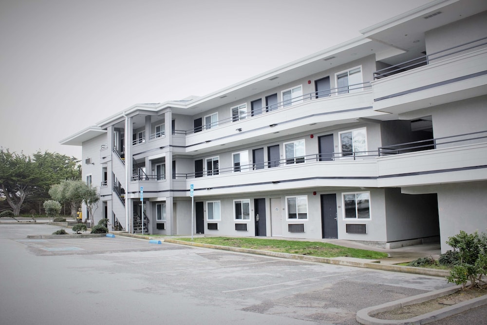 country inn and suites by radisson monterey beachfront marina ca