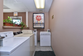 Americas Best Value Inn & Suites Madera,Chowchilla>>California,2 star