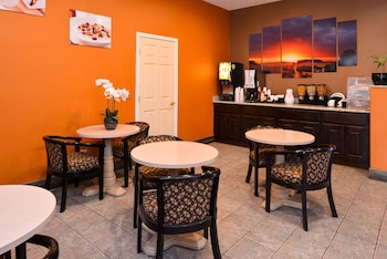 Americas Best Value Inn & Suites Madera,Chowchilla>>California,2 star