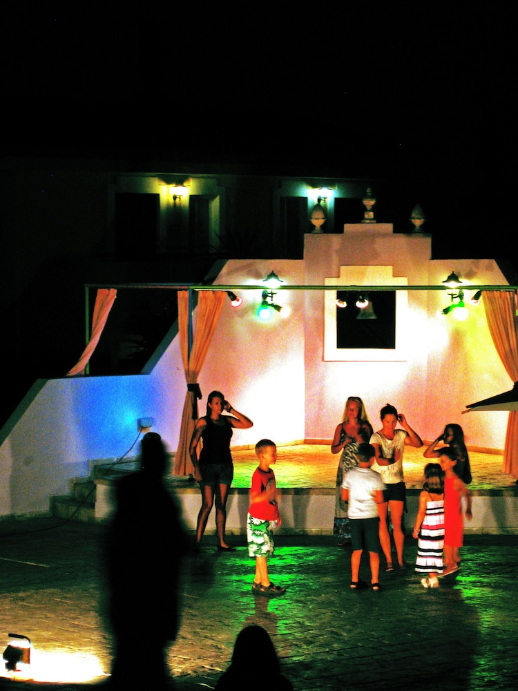 akamanthea holiday village