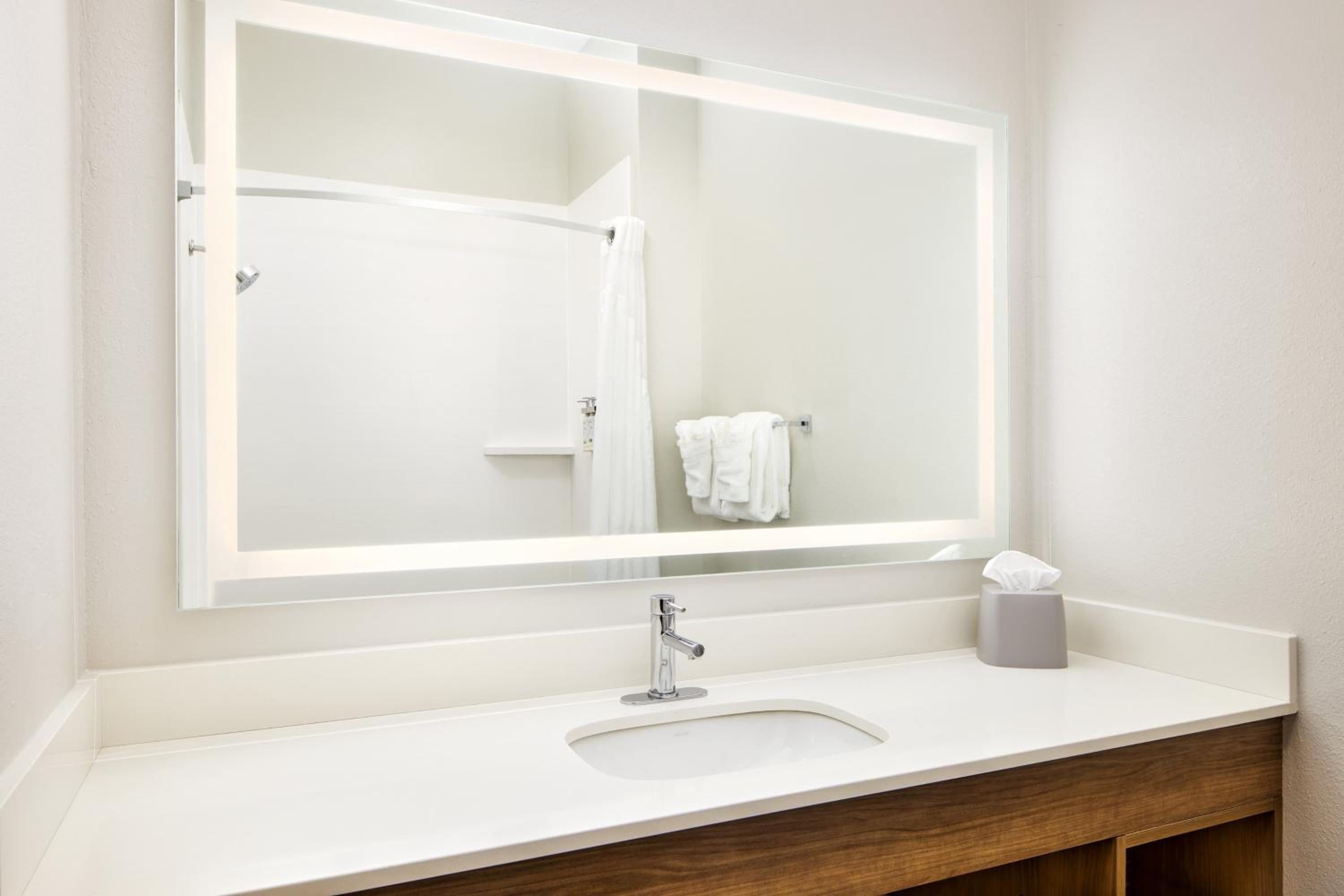 holiday inn express and suites wheeling by ihg