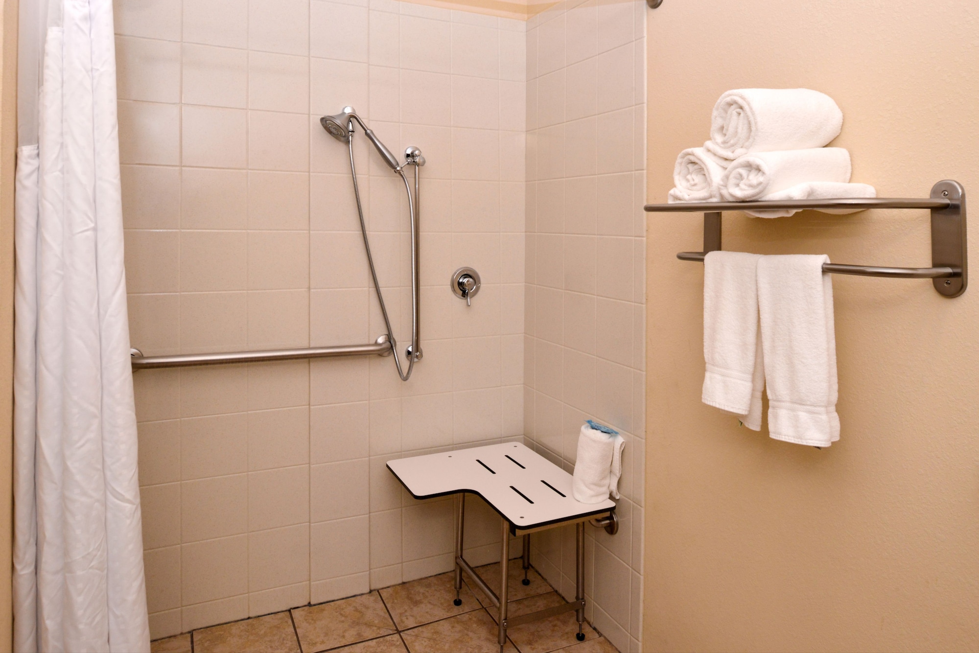 holiday inn express and suites wheeling by ihg
