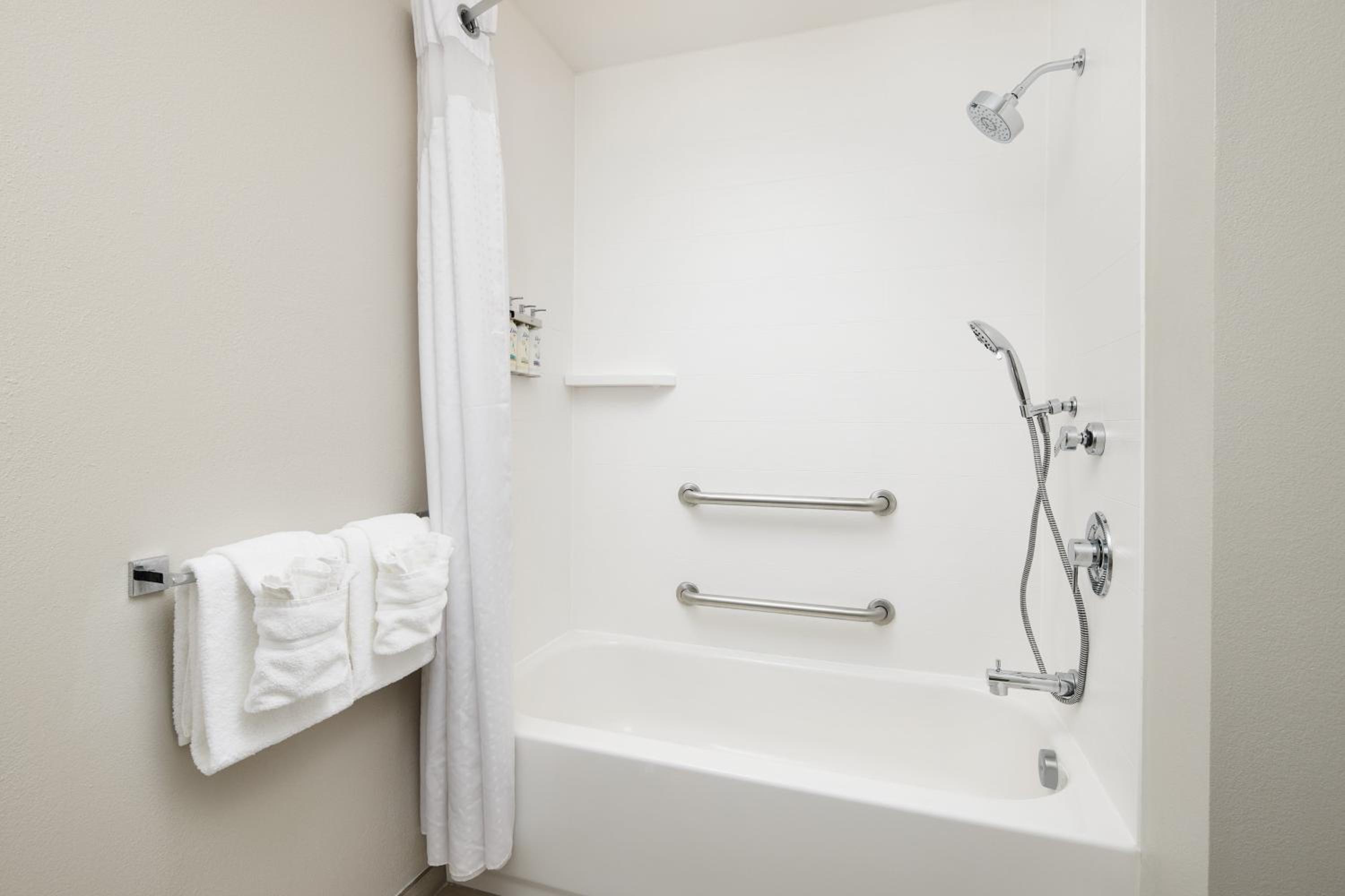 holiday inn express and suites wheeling by ihg