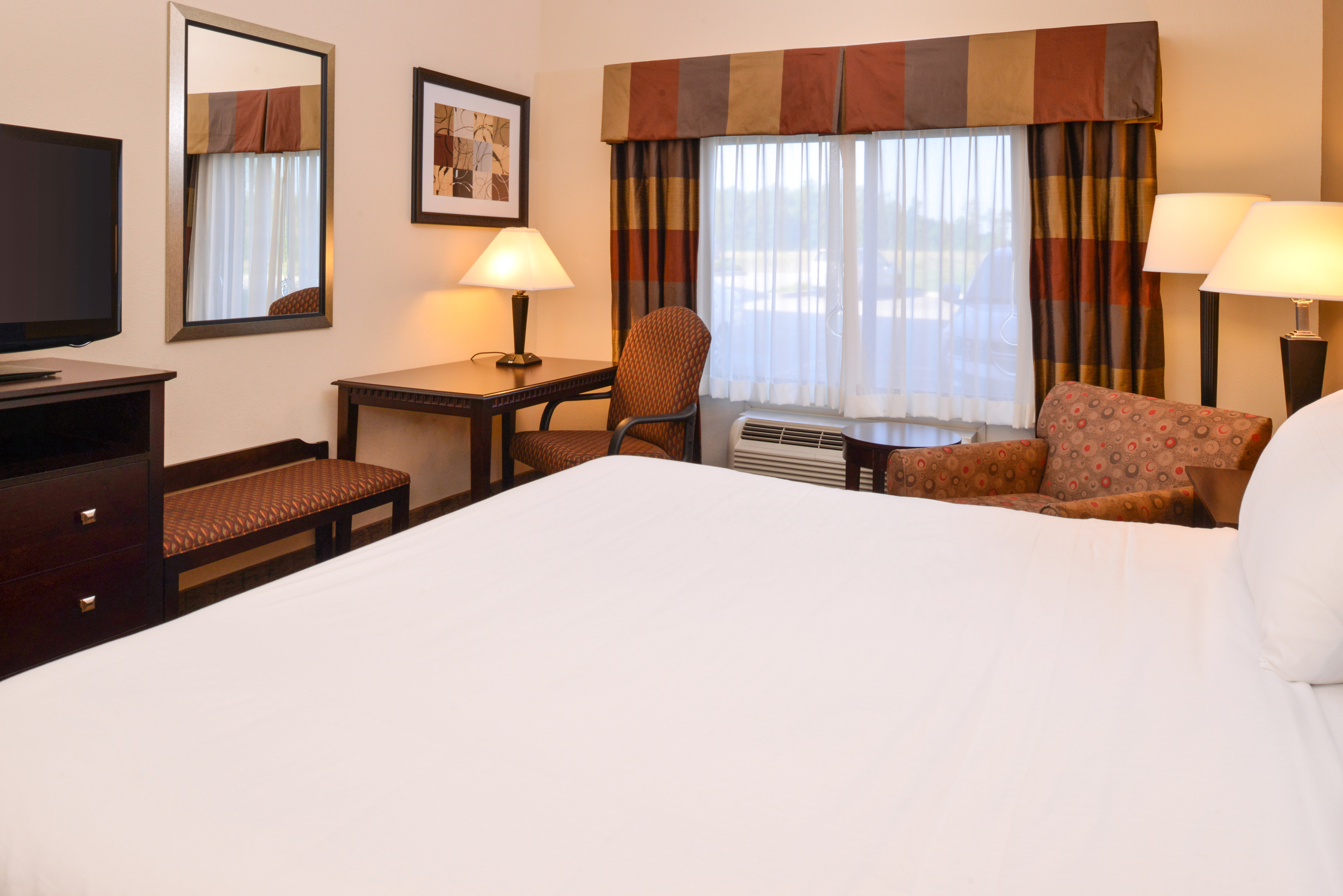 holiday inn express and suites wheeling by ihg